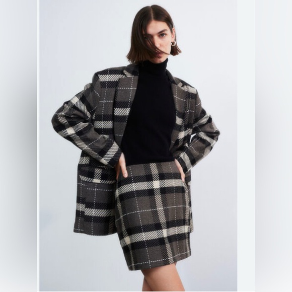 Trendy skirt and blazer set! - Picture 1 of 6